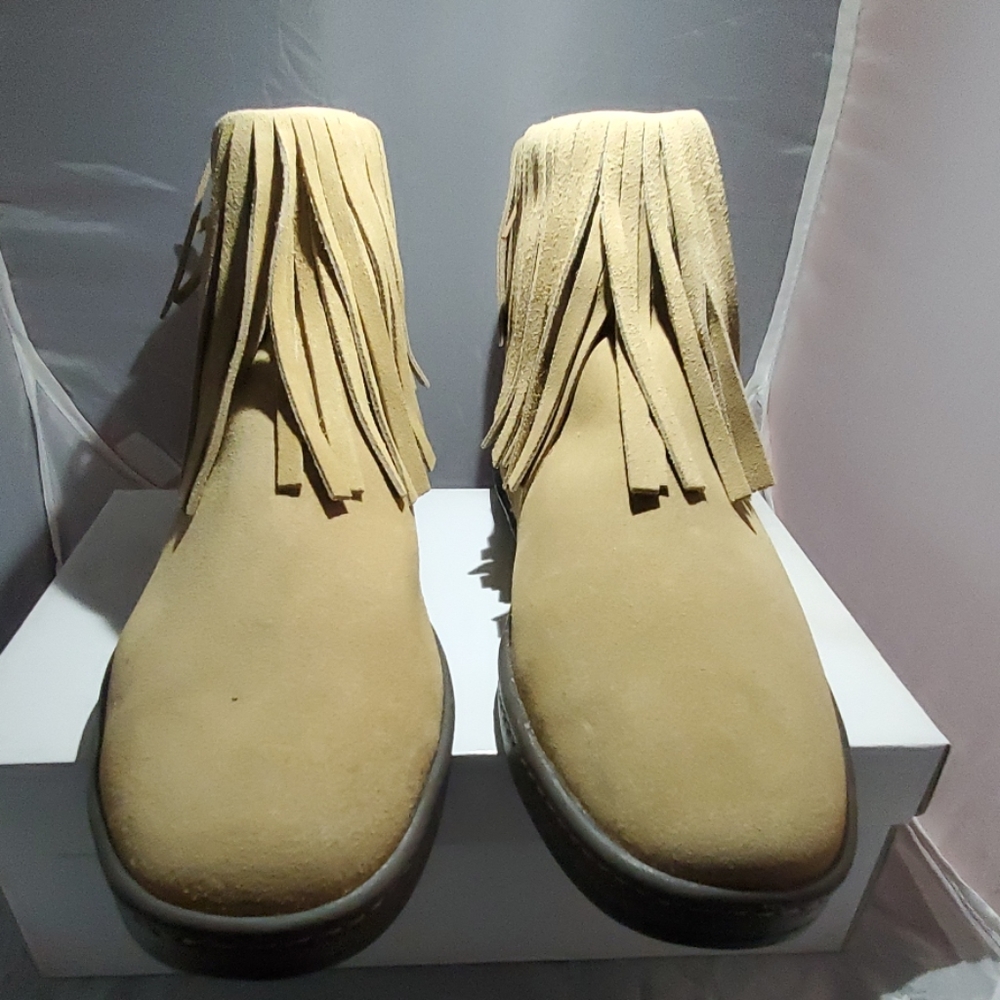 Aerosole's women Mustard yellow Sueds ankle boot with shingles.